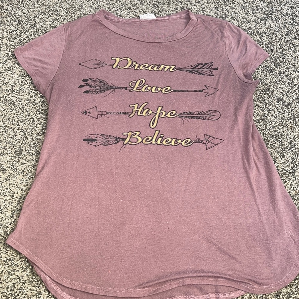 Women’s top size medium dream love hope believe with flaws